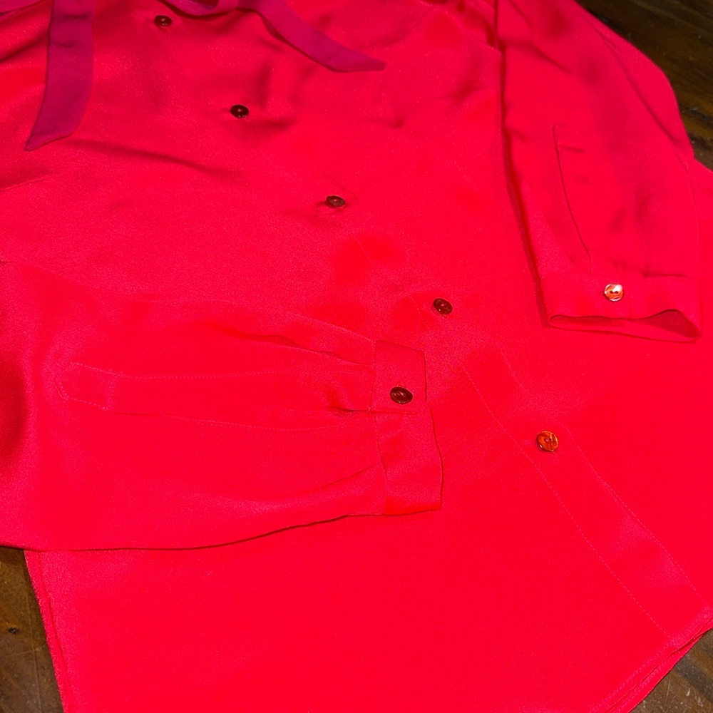 LAN JAENICKE RED SILK BLOUSE WITH BOW❤️ - Picture 7 of 12